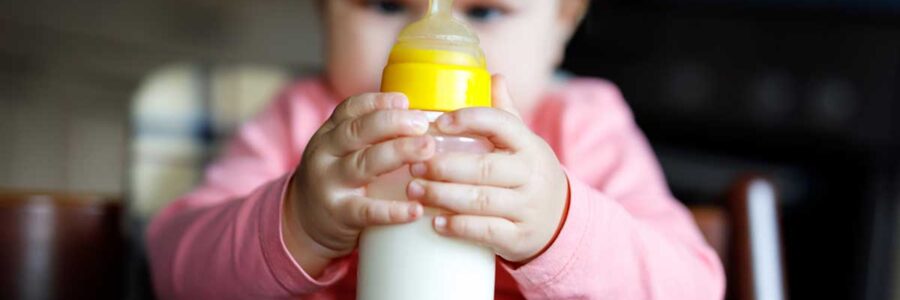 Infant Feeding: Plastic Bottle Risks & Safer Choices