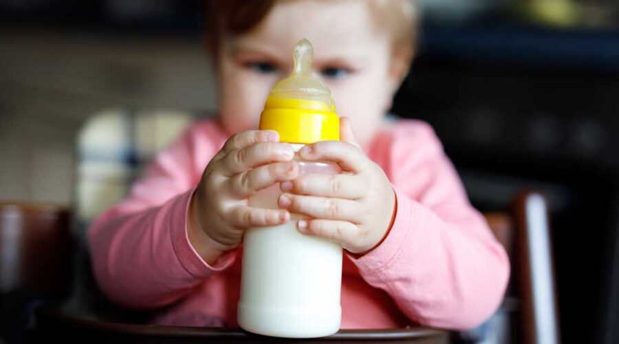 Infant Feeding: Plastic Bottle Risks & Safer Choices