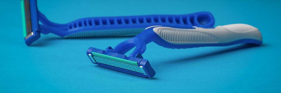Navigating the Risks of Lubricating Strips in Razors