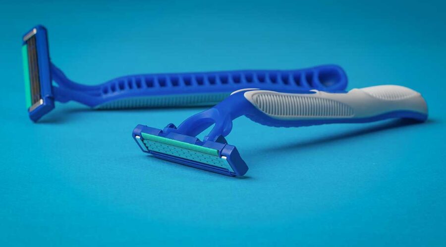 Navigating the Risks of Lubricating Strips in Razors
