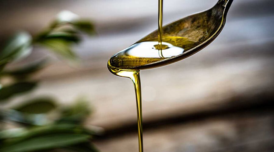 Healthiest Cooking Oils: Why Olive Oil Beats Canola