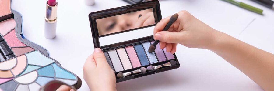 Safe Stocking Stuffers: Avoid Toxic Makeup