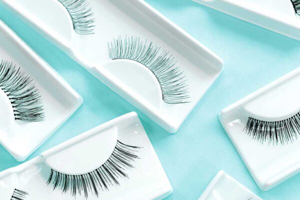 Fake Eyelashes: A Hidden Health Risk?