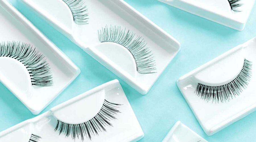 Fake Eyelashes: A Hidden Health Risk?