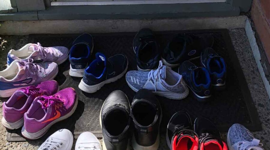 The Health Power of Going Shoeless Indoors